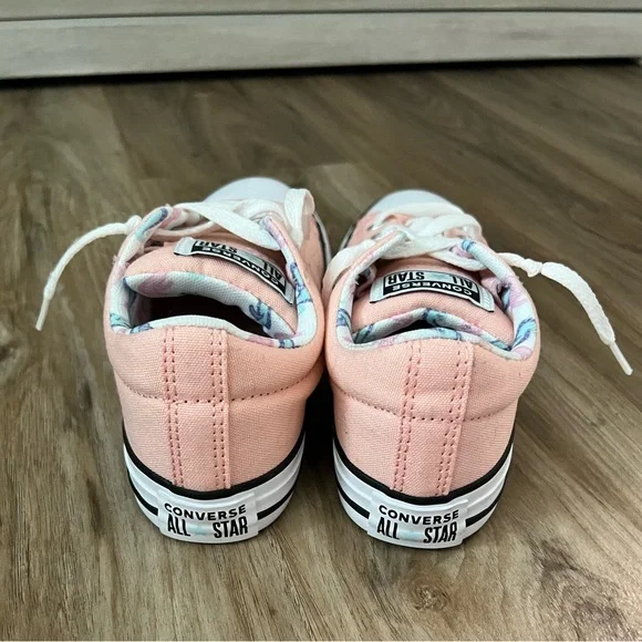 Pink Converse - Picture 2 of 4